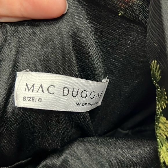 Mac Duggal 12282 NWOT FLORAL EMBROIDERED SLEEVELESS A LINE GOWN - Picture 6 of 7